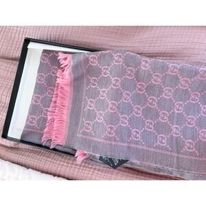 Gucci GG Wool Monogram Fringe Scarf Graphite Pink NIB